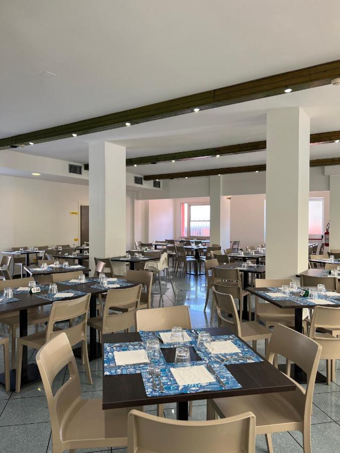 Aron Hotel Rimini Eksteriør billede