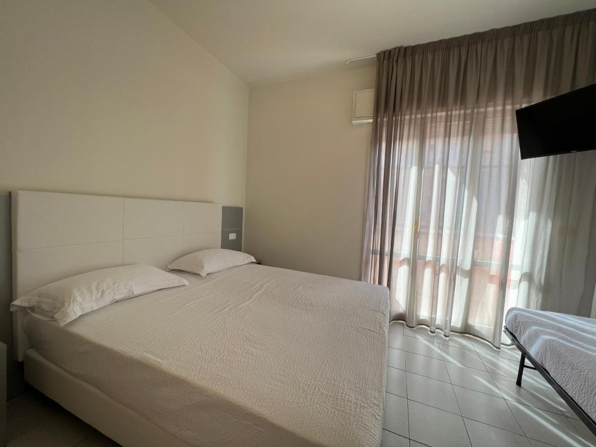 Aron Hotel Rimini Eksteriør billede