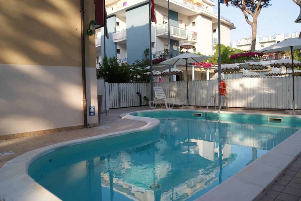 Aron Hotel Rimini Eksteriør billede