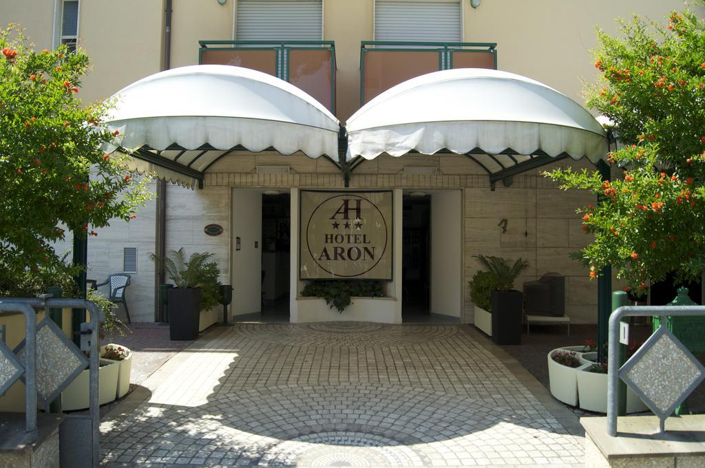 Aron Hotel Rimini Eksteriør billede